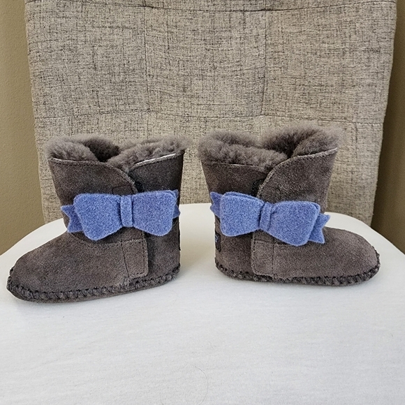 UGG size 2 / 3 kids toddler grey with blue bow Cassie infant - Picture 3 of 7